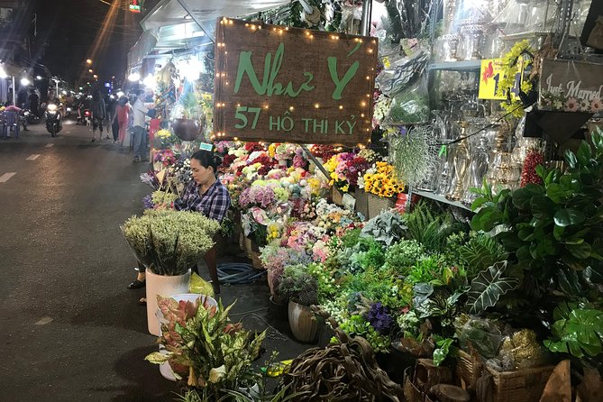 Private Walking Saigon Food Tour by Night - Traveler Reviews and Ratings