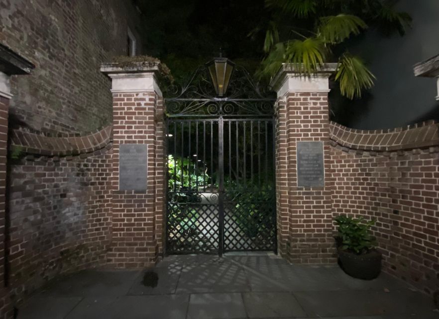 Real Hauntings of Charleston! - Spooky Charleston Ghosts