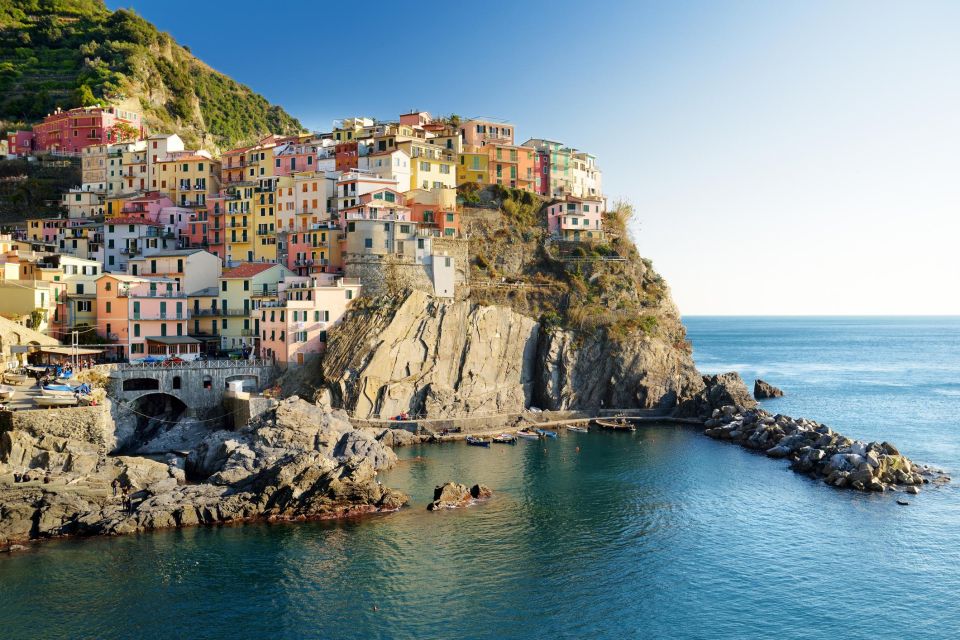 Romantic Escape in Cinque Terre: Love and Landscapes - Cinque Terres Picturesque Setting