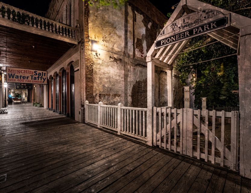 Sacramento: Gunslingers Ghosts and Ghouls Walking Tour - Guide Identification and Attire