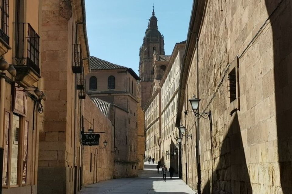 Salamanca: Guided Sightseeing Tour by Bicycle - Directions