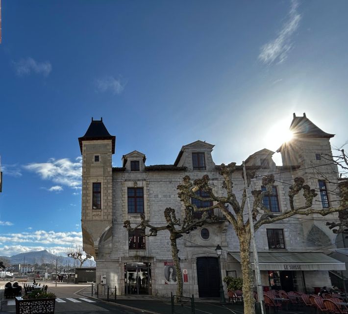 San Sebastian: Optimized Transfer to Biarritz & Surroundings - Booking and Travel Information