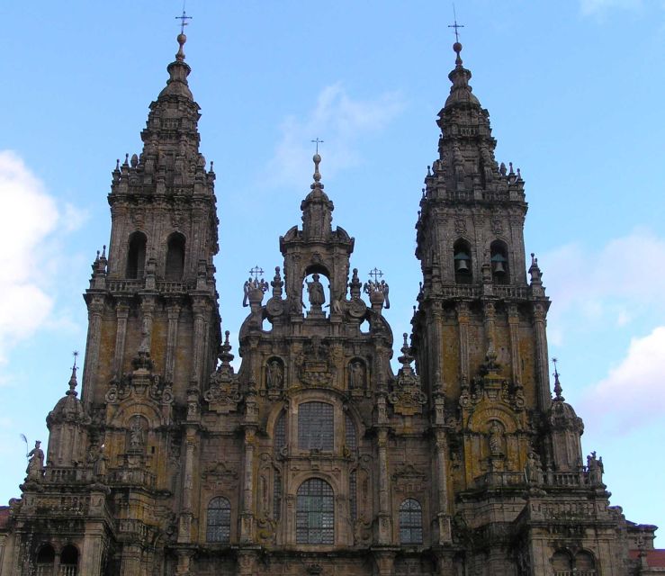 Santiago De Compostela: Old Town Private Tour - Language Options