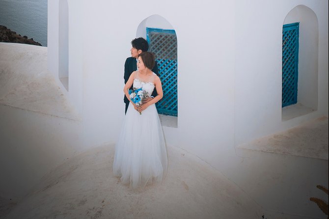 Santorini Instagram Photoshoot By Local Professionals - Common questions