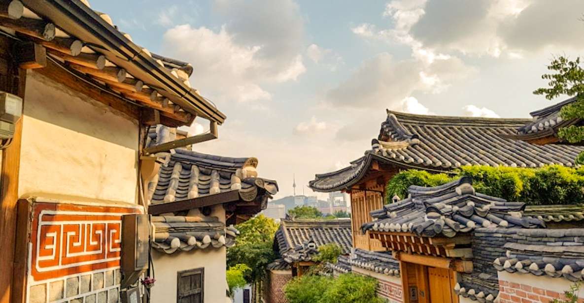 Seoul: Ancient Palaces and Scenic Points Walking Tour - Morning Itinerary