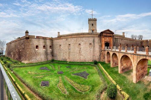 Skip-The-Line Montjuïc Castle Tour With a Cable Car Ride - Common questions