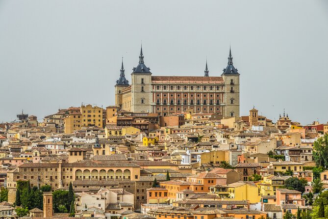 Toledo Scavenger Hunt and Best Landmarks Self-Guided Tour - Capturing Memories and Highlights