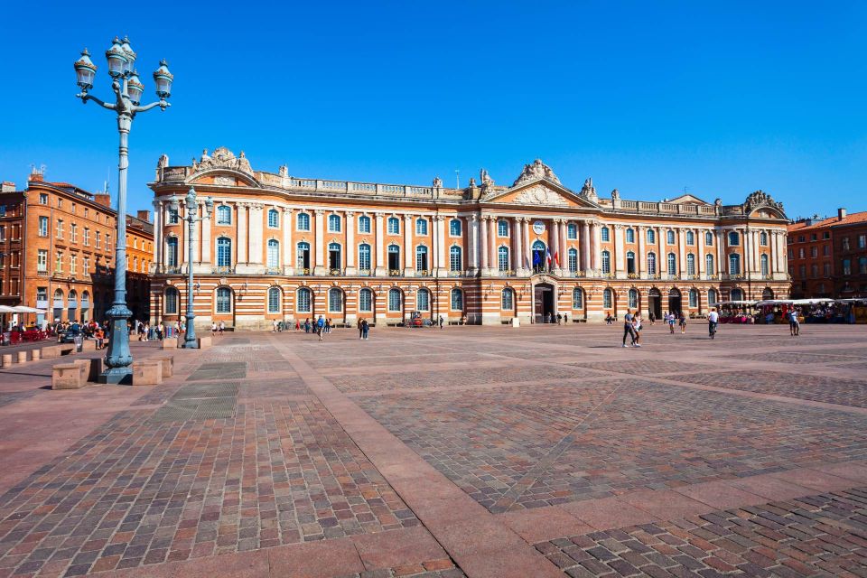 Toulouse Old Town Treasure: Outdoor Escape Game - Common questions
