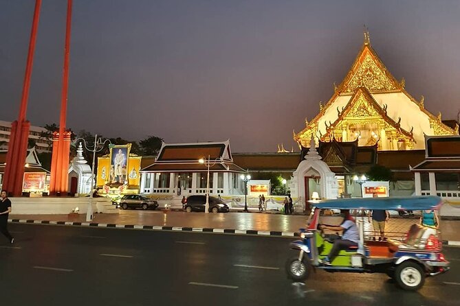 Tuk-tuk Tour Bangkok by Nighttime Sightseeing - Safety Tips and Recommendations