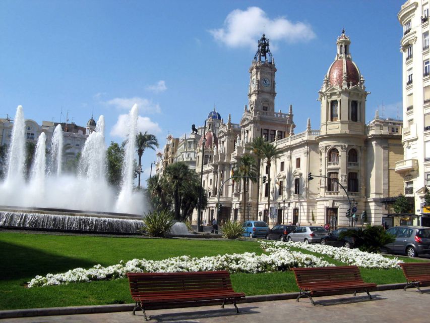 Valencia: Group Walking Tour - Private Group Setting