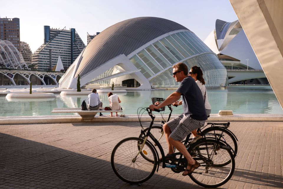 Valencia: Oceanografic, Hemisferic & Science Museum Combos - Directions