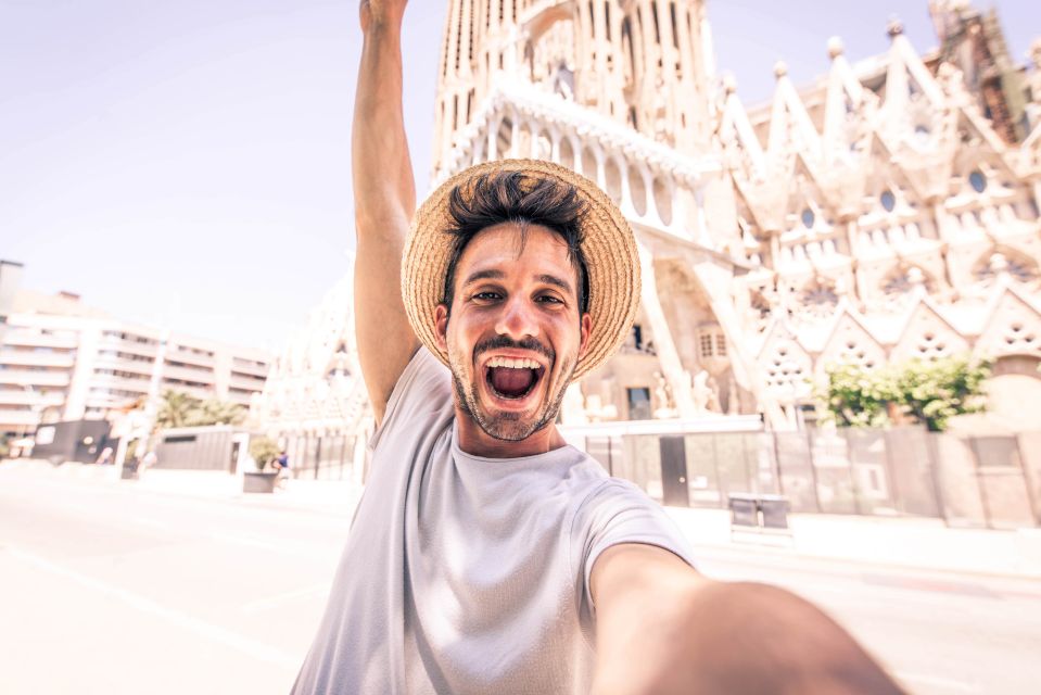 Walking Tour Sagrada Familia Basilica For European Tourist - Visitor Guidelines