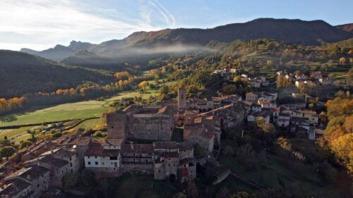 Barcelona: Besalú & Medieval Towns Tour With Hotel Pickup - Highlights and Recommendations