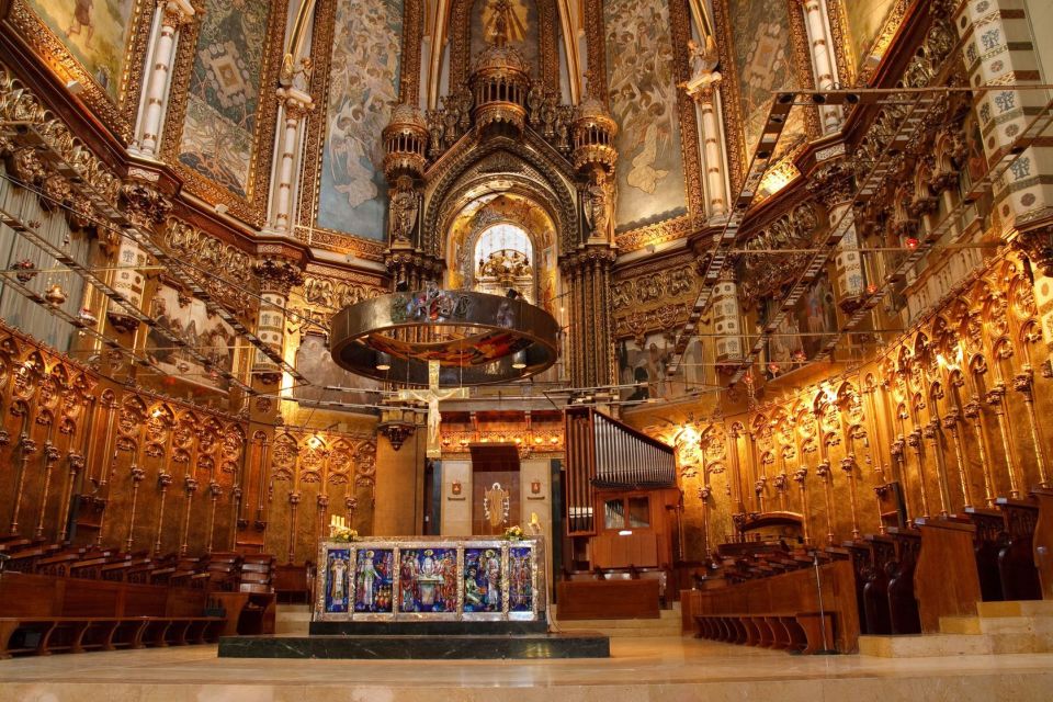 Barcelona: Montserrat & Sagrada Familia Guided Tour - Common questions