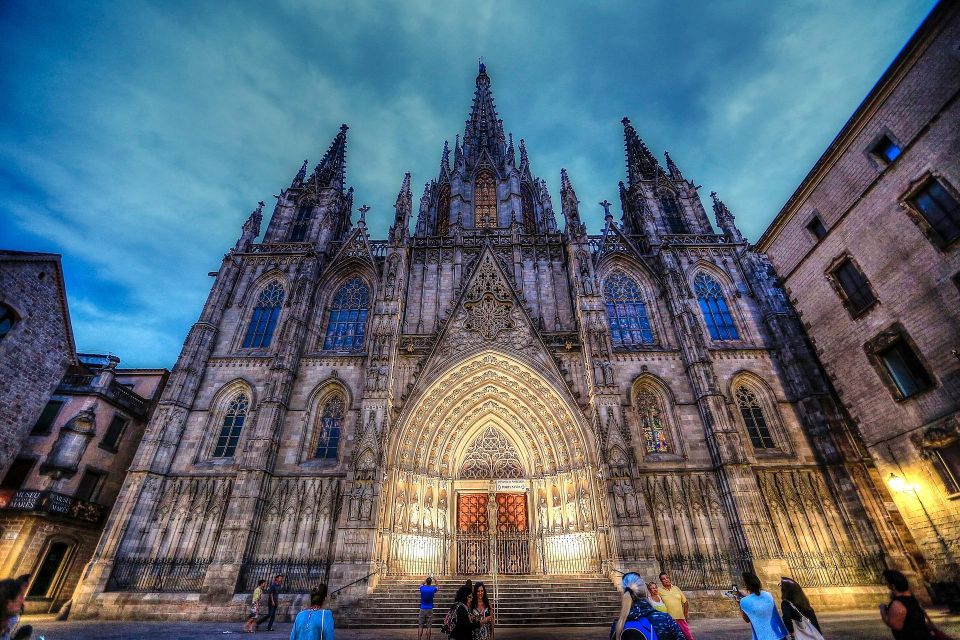 Barcelona: Sagrada Familia, Modernism, and Old Town Tour - Additional Information