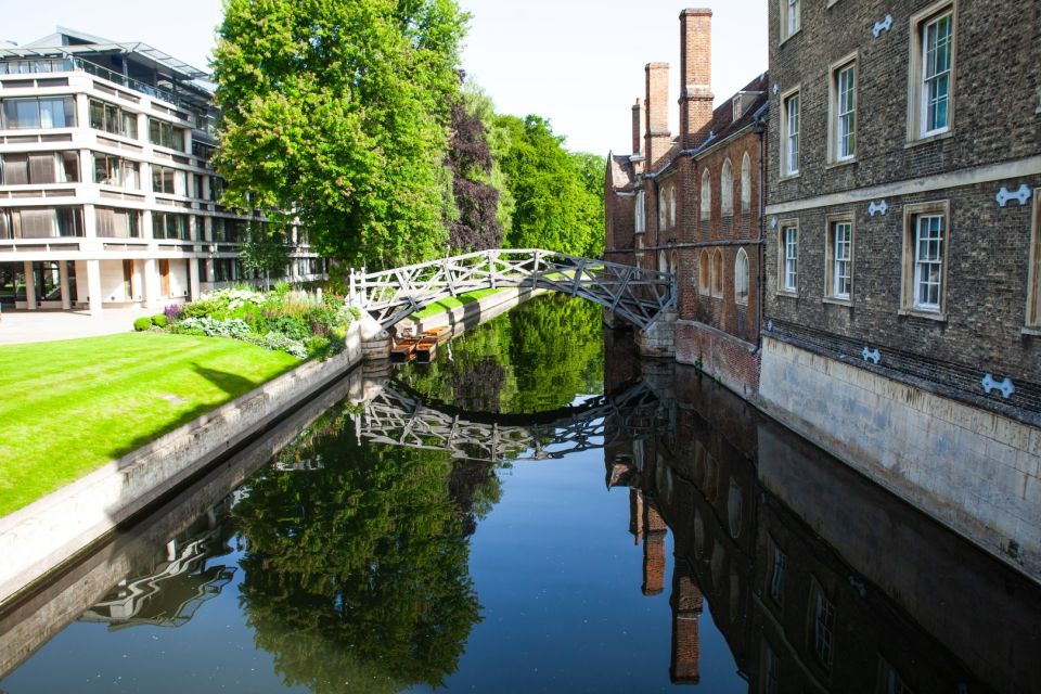 Cambridge: 2-Hour Private University Walking Tour - Accessibility and Group Type