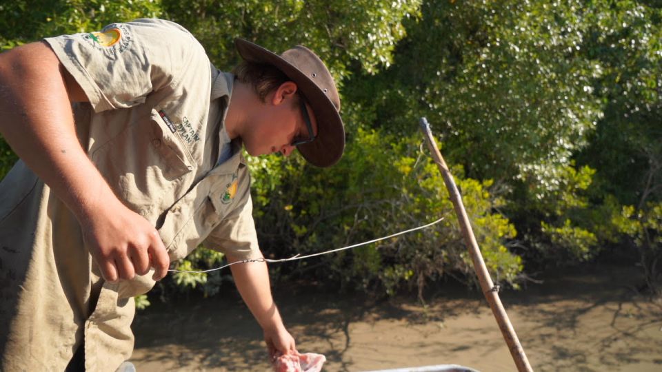 Darwin: The Croc Bus to the Famous Jumping Crocodile Cruise - What to Bring