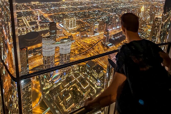 Dubai Views From Burj Khalifa & Tickets ( Lunch or Dinner ) - Common questions
