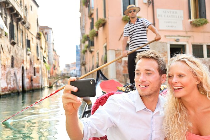 Fall in Love in Venice: Romantic Gondola and Typical Venetian Dinner - Tips for a Memorable Experience