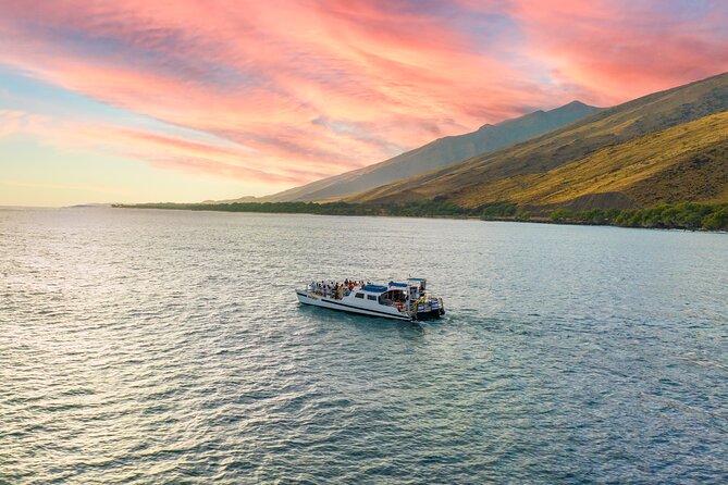 From Maalaea Harbor: Sunset Dinner Cruise Aboard the Malolo