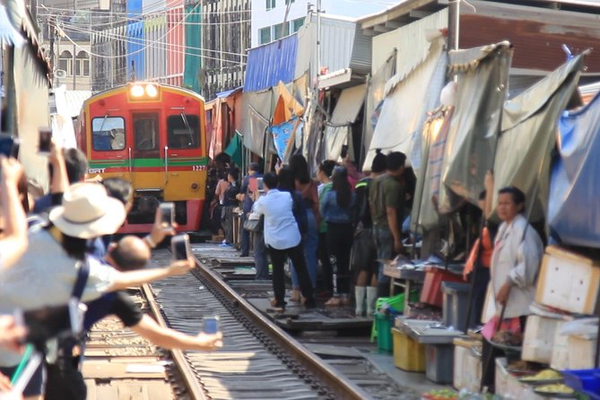 Full Day Folding Umbrella Market and Amphawa Floating Market - Insider Tips