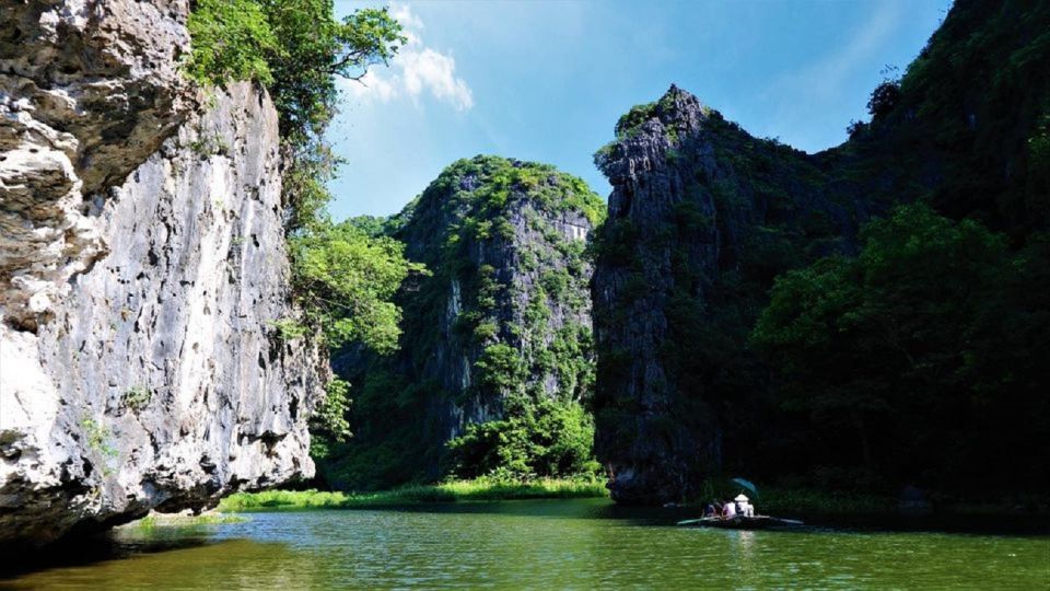 Full Day Ninh Binh, Bai Dinh, Trang An, Mua Cave, Lunch, Bus - Comfortable Bus Transportation