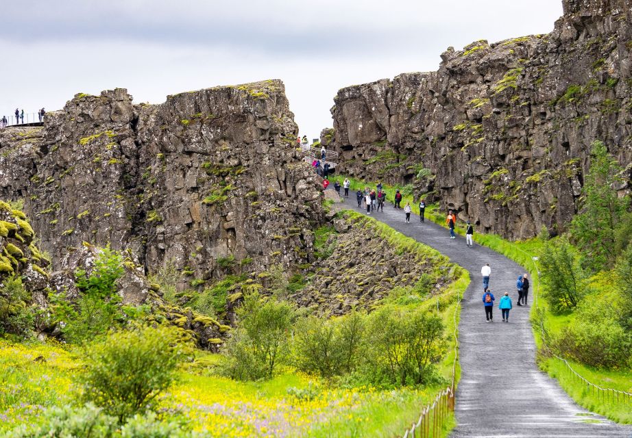 Golden Circle & Silfra Snorkeling Small Group Tour - Sightseeing and Snorkeling Experience