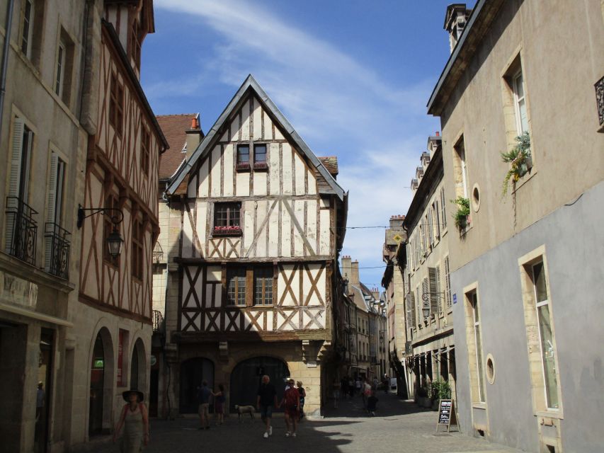 Historical Dijon: Outdoor Escape Game - Common questions