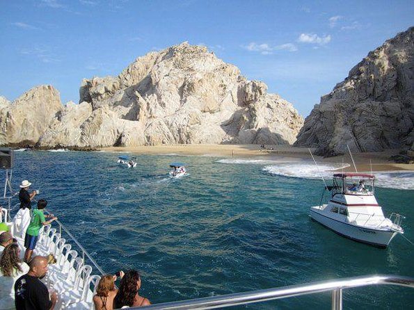 La Paz Whale Shark Snorkeling Tour and Lunch From Los Cabos - Common questions