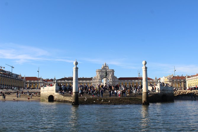 Lisbon Sunset or Daylight Speedboat Tour - COVID-19 Protocols