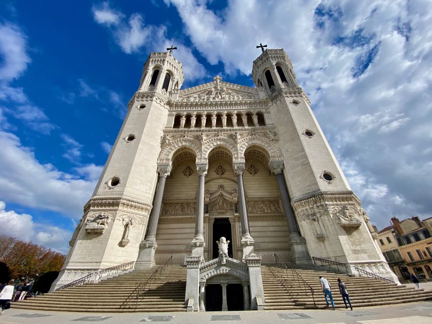 Lyon : Fourvière District Smartphone Audio Walking Tour - Activation Link and Internet Access