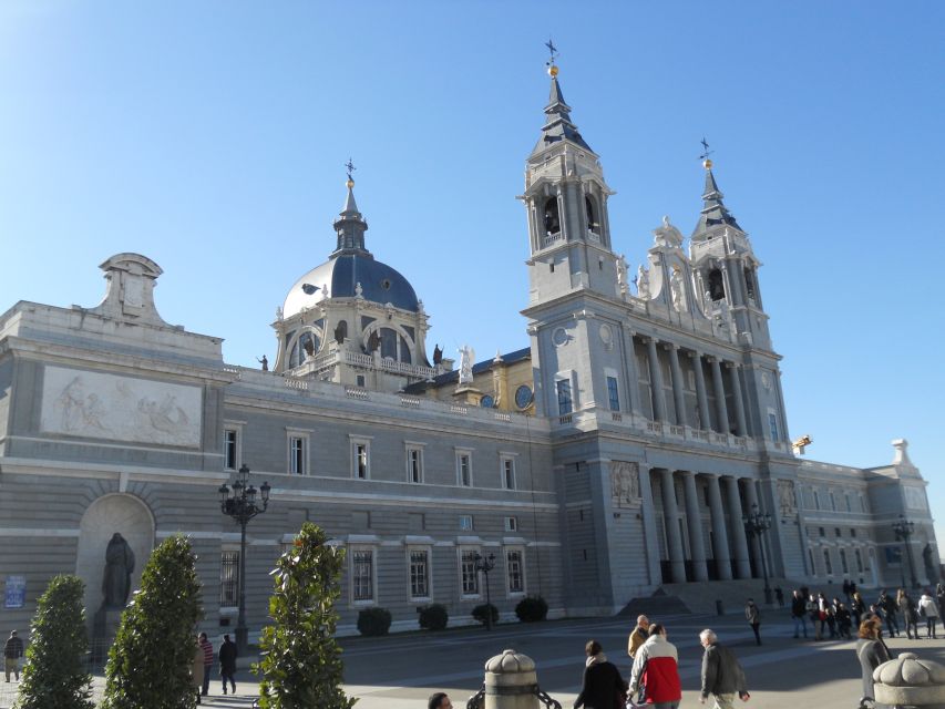 Madrid City Tour: Culture and History - Common questions