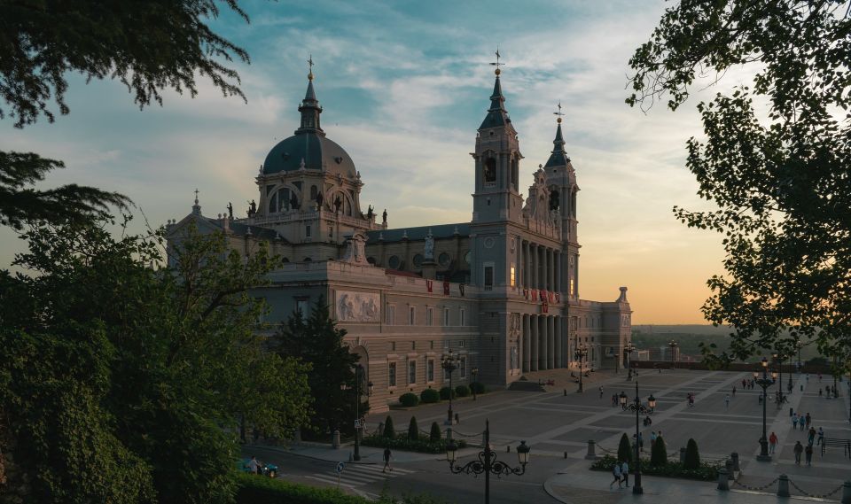 Madrid: Sunset Walking Tour With Optional Flamenco Show - Last Words