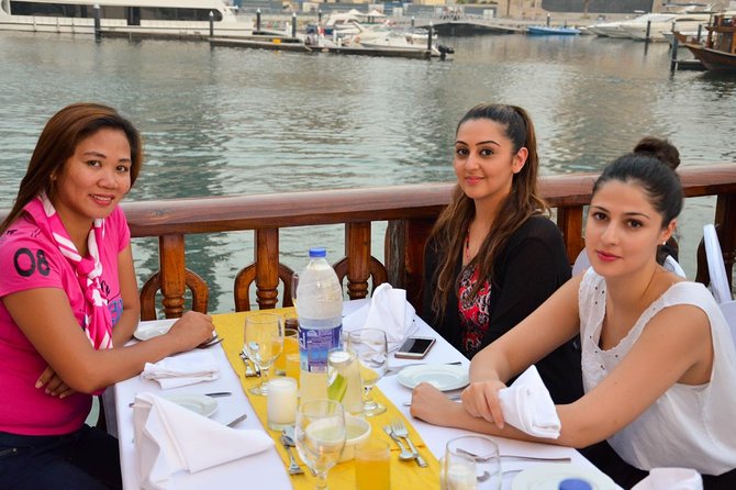 Marina Cruise Dinner From Dubai - Dining Options and Menu Offerings