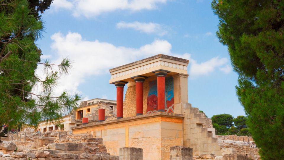 Minoan Path: Knossos Palace, Winery Visit, Lunch at Archanes - Directions and Itinerary