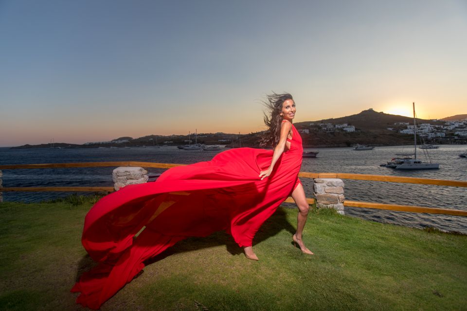 Mykonos: Private Photoshoot With Pro Fashion Photographer - Wheelchair Accessible
