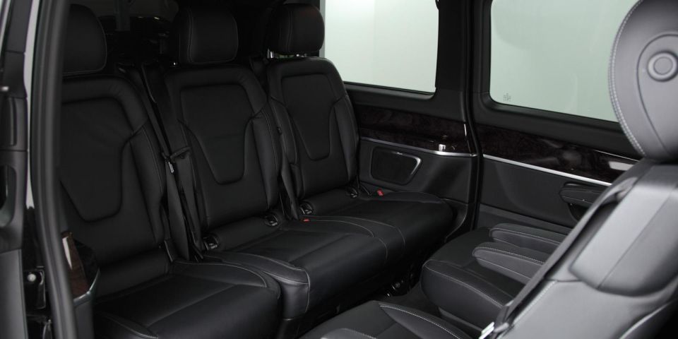 Paris: Airport Shuttle to Paris City Center for 7 Passengers - Modern and Safe Van Transport