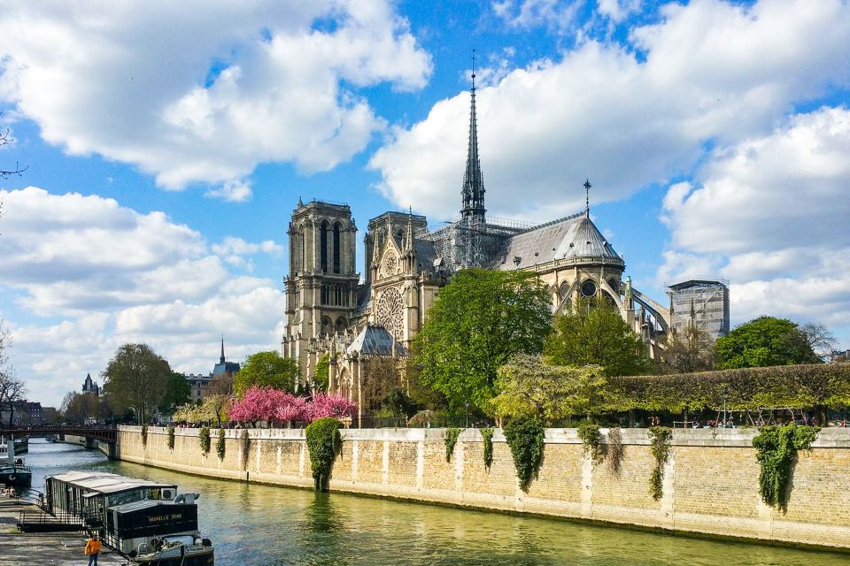 Paris: Day or Sunset Cruise With Drink, Ice Cream or Dessert - Common questions