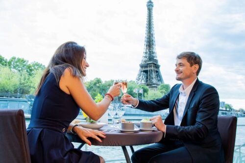 Paris: Dinner Cruise on the Seine River at 6:15 PM - Common questions