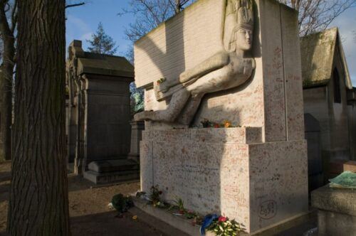 Paris: Famous Graves of Père Lachaise Small Group Tour - Common questions