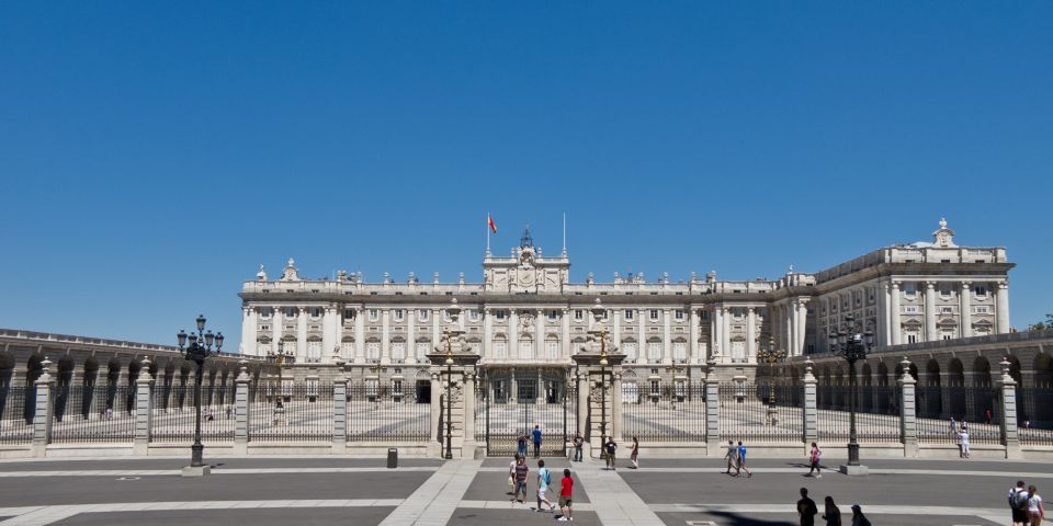 Private Guided Tour Royal Palace & Royal Collections Gallery - Duration and Flexibility