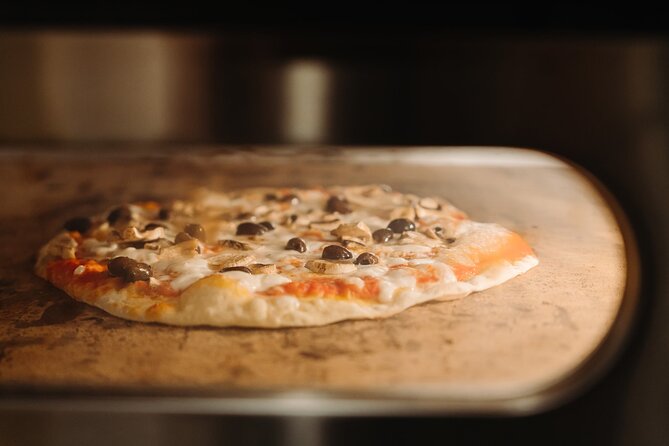 Rome Pizza Making Class in Trastevere - Maximum Travelers