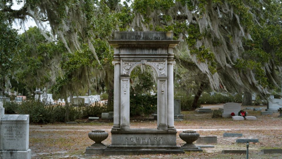 7 savannah colonial park cemetery guided tour Savannah: Colonial Park Cemetery Guided Tour