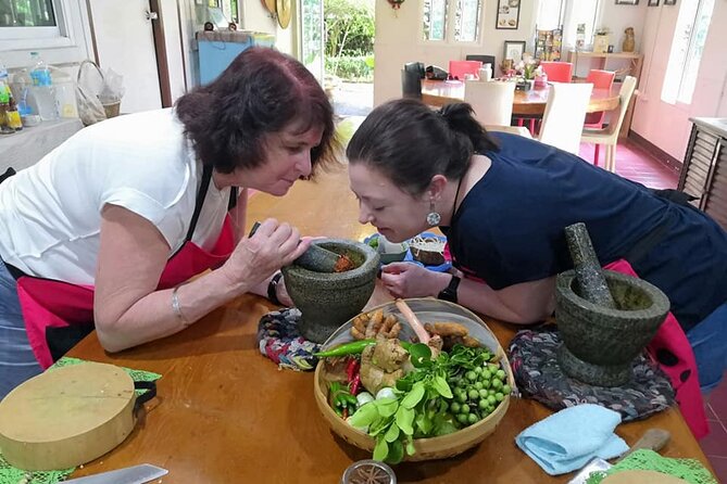 Secrets of Thai Cooking and Have Fun With a Market Tour From Chiang Mai - Location and Directions Guide