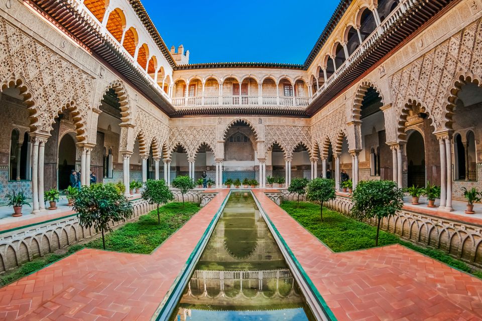 Seville: Alcázar Guided Palace Tour With Priority Access - Meeting Point Information