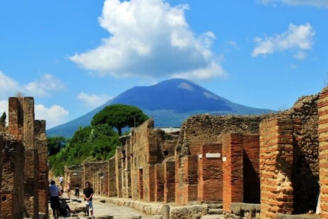 Sorrento, Positano, and Pompeii - Common questions