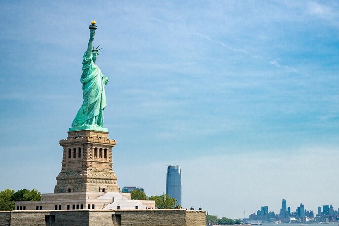 Statue of Liberty Sightseeing Cruise - Circle Line: Complete Manhattan Island Cruise