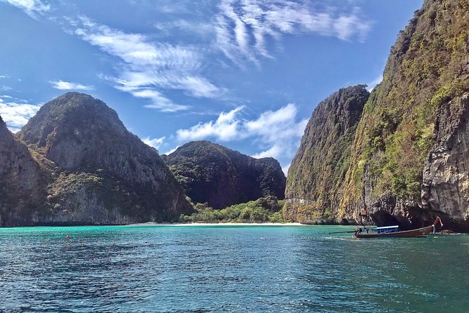 The Inviting Beauty of Phi Phi Islands - Clothing Recommendations and Nature Respect