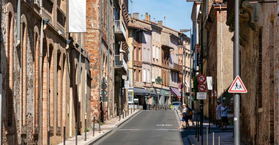 Toulouse: First Discovery Walk and Reading Walking Tour - Common questions