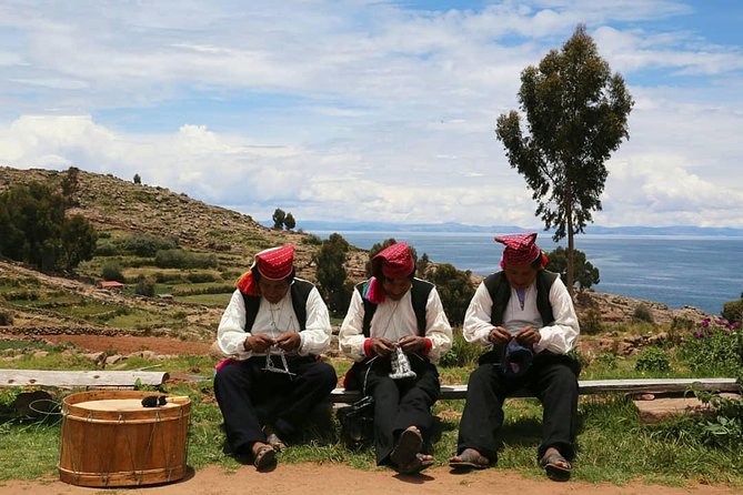 Tour Uros, Amantani, and Taquile Islands in 2 Days With Homestay - Tour Itinerary